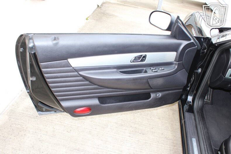 2004 Ford Thunderbird Deluxe