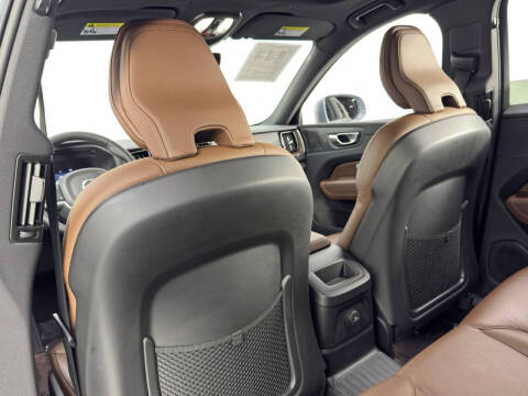 2022 Volvo XC60 Recharge T8 Inscription Expression