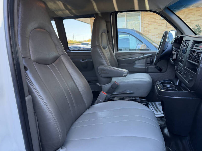 2009 GMC Savana LS 3500