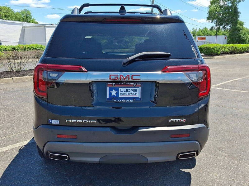 2021 GMC Acadia AT4