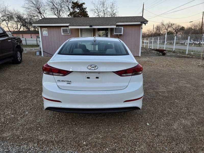2017 Hyundai Elantra SE