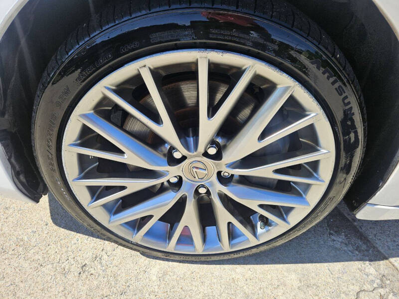 2017 Lexus IS 200t