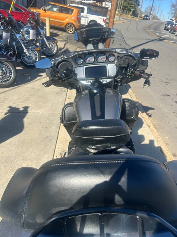 2019 Harley-Davidson FLHTKSE CVO LIMITED