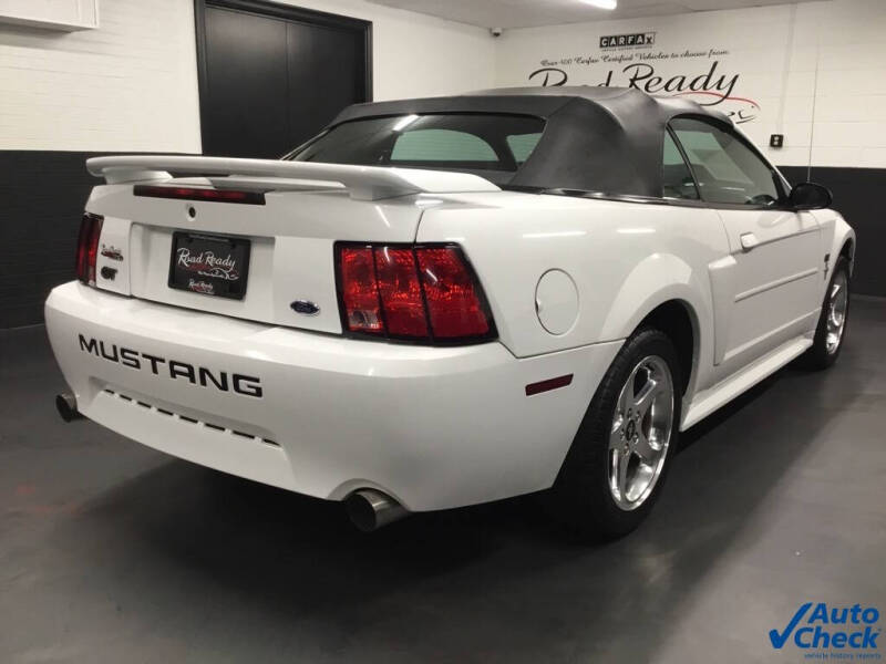 2003 Ford Mustang