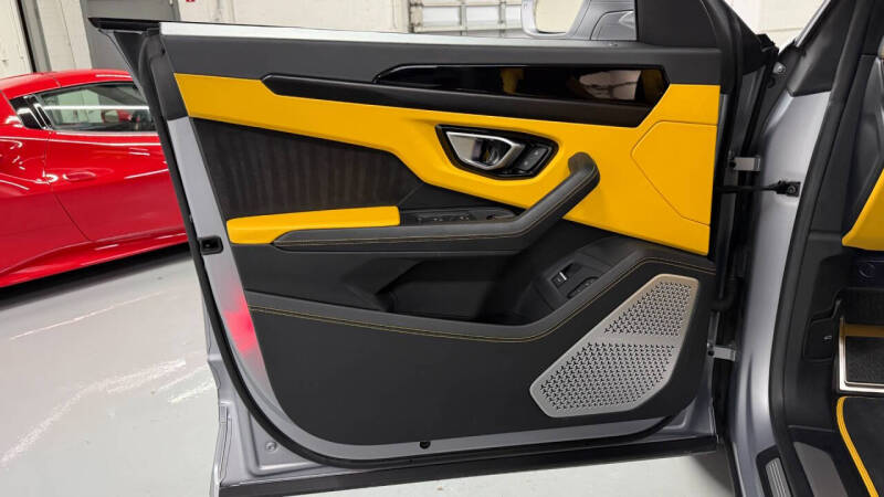 2022 Lamborghini Urus