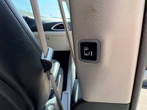 2022 Chrysler Pacifica Hybrid Touring L