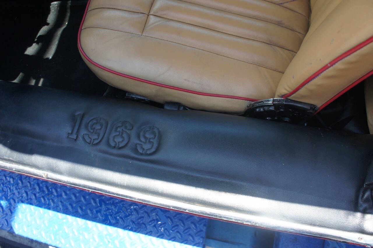 1969 Jaguar E-Type 38
