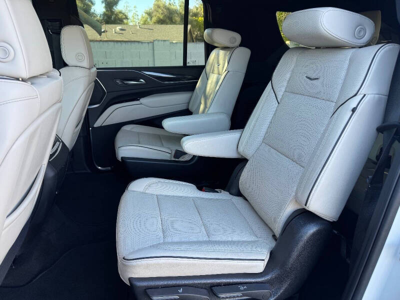 2022 Cadillac Escalade ESV Sport