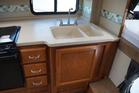 2008 Lance 992