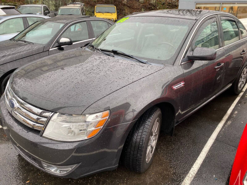 2008 Ford Taurus for sale at Charlie's Auto Sales in Quincy MA