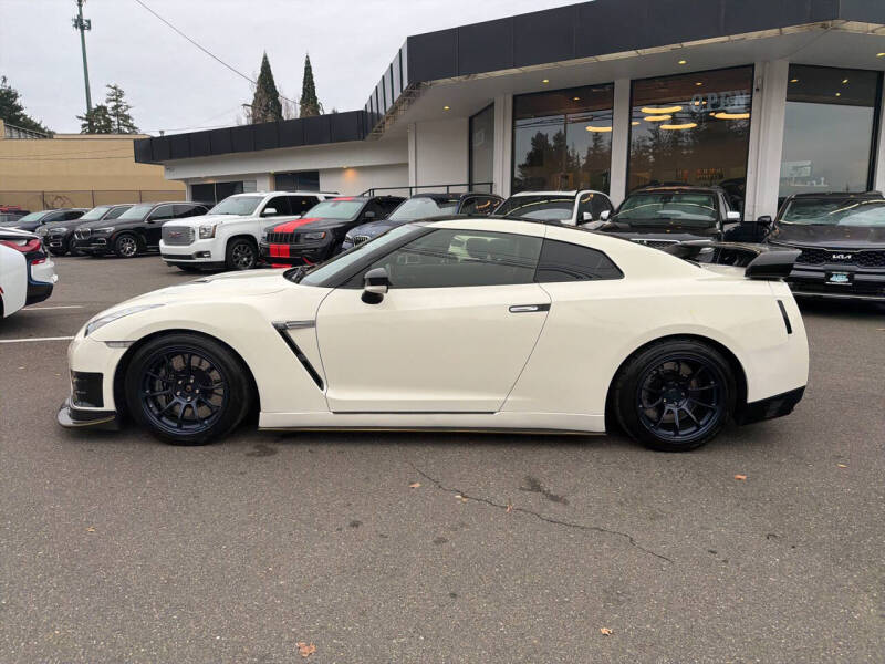 2013 Nissan GT-R Premium