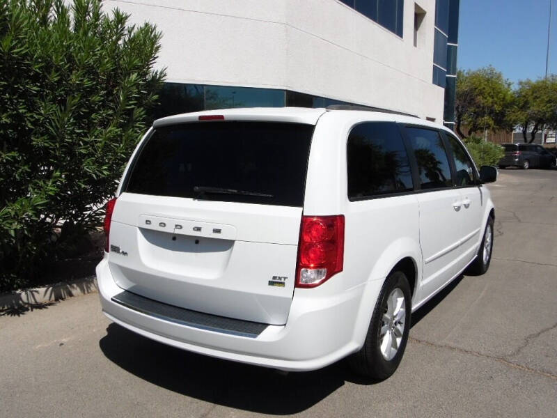 2014 Dodge Grand Caravan null photo 5