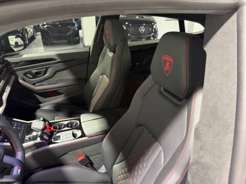 2025 Lamborghini Urus SE