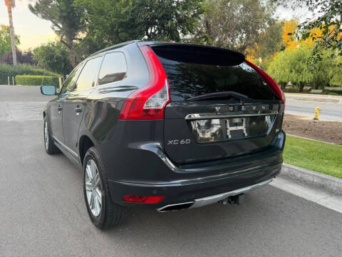 2016 Volvo XC60 T6 Drive-E Platinum