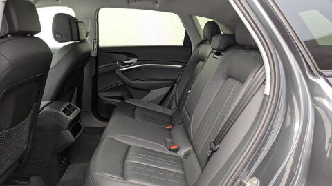 2024 Audi Q8 e-tron quattro Premium