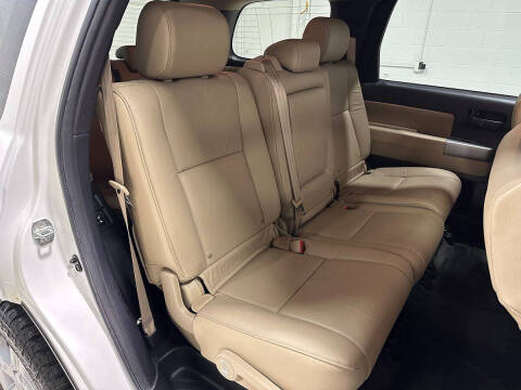 2016 Toyota Sequoia SR5