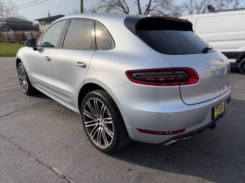 2017 Porsche Macan Turbo