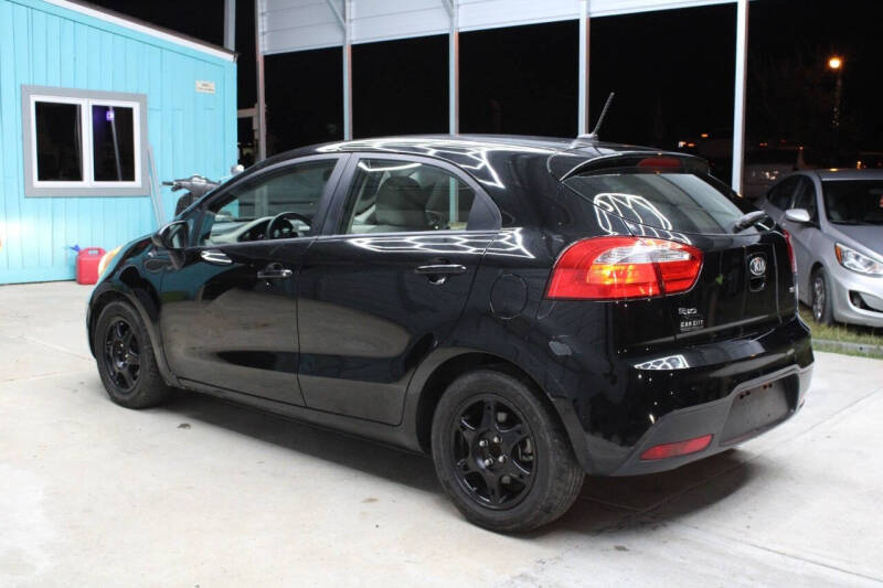 2013 Kia Rio 5-Door LX