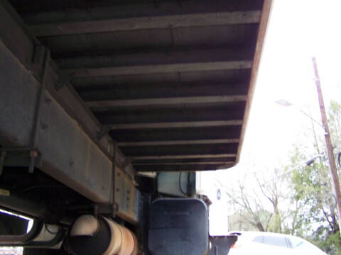 2002 Freightliner FL70