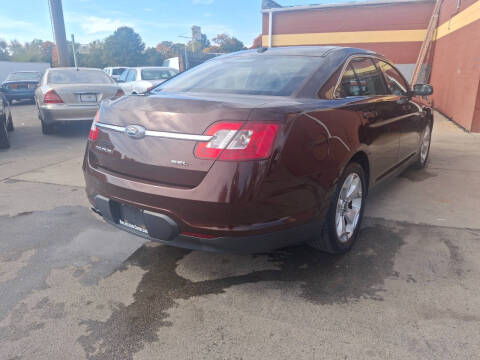 2010 Ford Taurus SEL