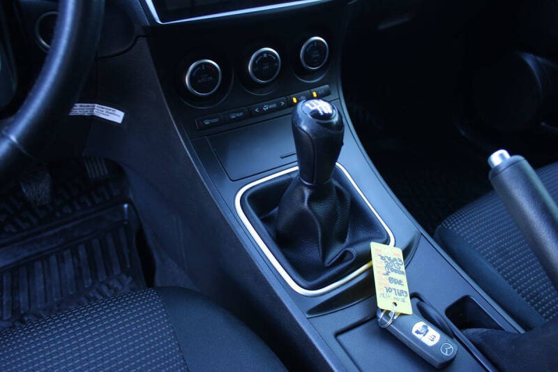 2013 Mazda MAZDA3 i Touring