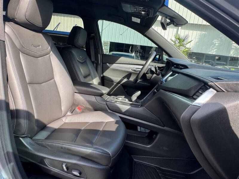 2023 Cadillac XT6 Luxury