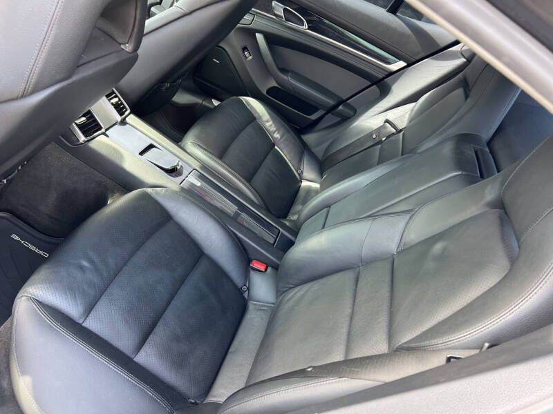 2013 Porsche Panamera 4