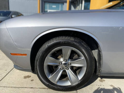 2016 Dodge Challenger SXT