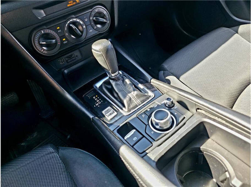 2017 Mazda MAZDA3 Sport