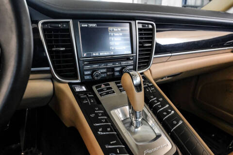 2016 Porsche Panamera Edition