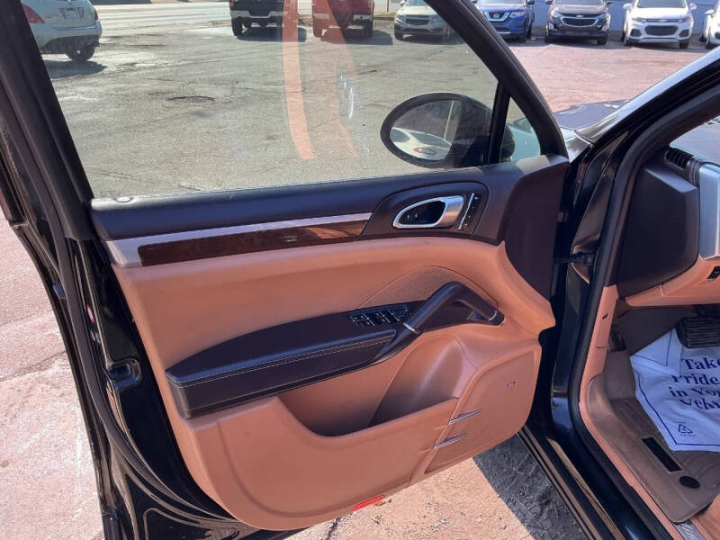 2014 Porsche Cayenne Platinum