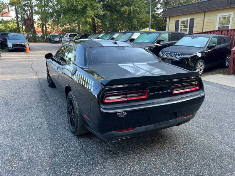 2016 Dodge Challenger R/T photo 9