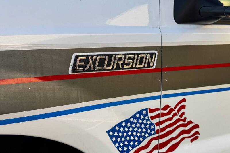 2005 Ford Excursion XLT