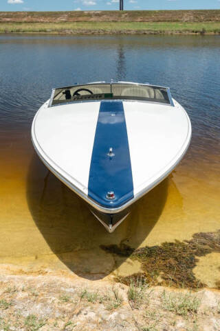 1994 Donzi Marine Classic 22