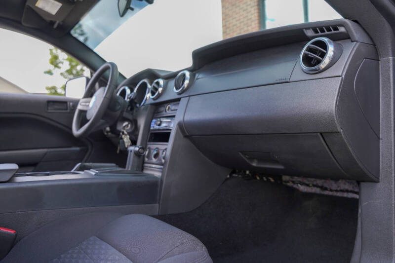 2007 Ford Mustang GT Deluxe