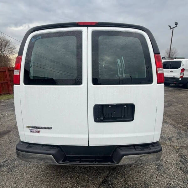 2024 Chevrolet Express 2500