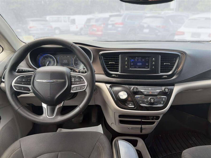 2017 Chrysler Pacifica LX