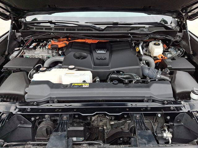 2024 Toyota Sequoia SR5