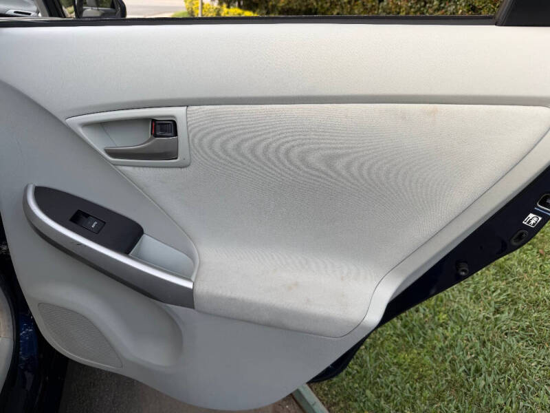 2012 Toyota Prius Two