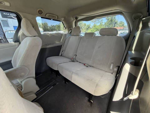 2011 Toyota Sienna LE 7-Passenger Auto Access Seat