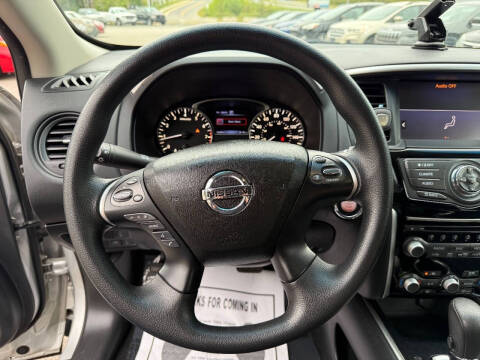 2017 Nissan Pathfinder S