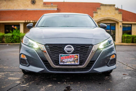 2022 Nissan Altima 2.5 SR