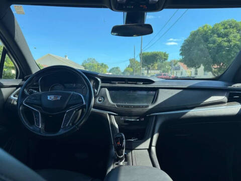 2020 Cadillac XT5 Premium Luxury