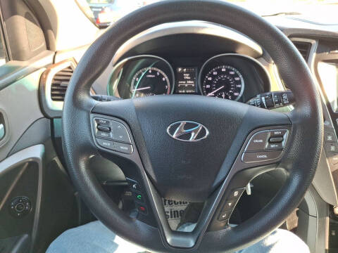 2017 Hyundai Santa Fe SE