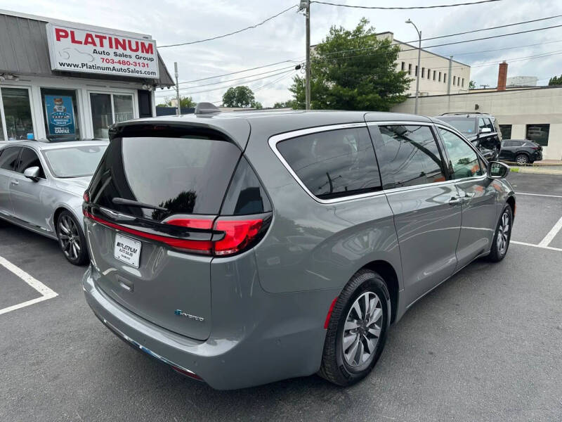 2022 Chrysler Pacifica Hybrid Touring L