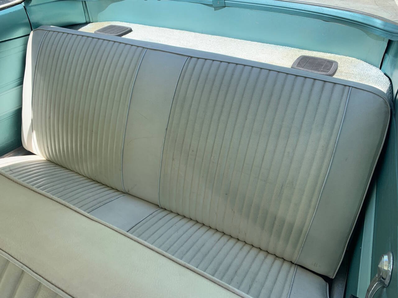 1965 Chevrolet Corvair 500 13