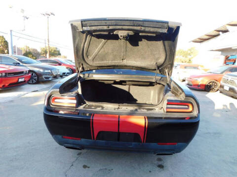 2016 Dodge Challenger SXT