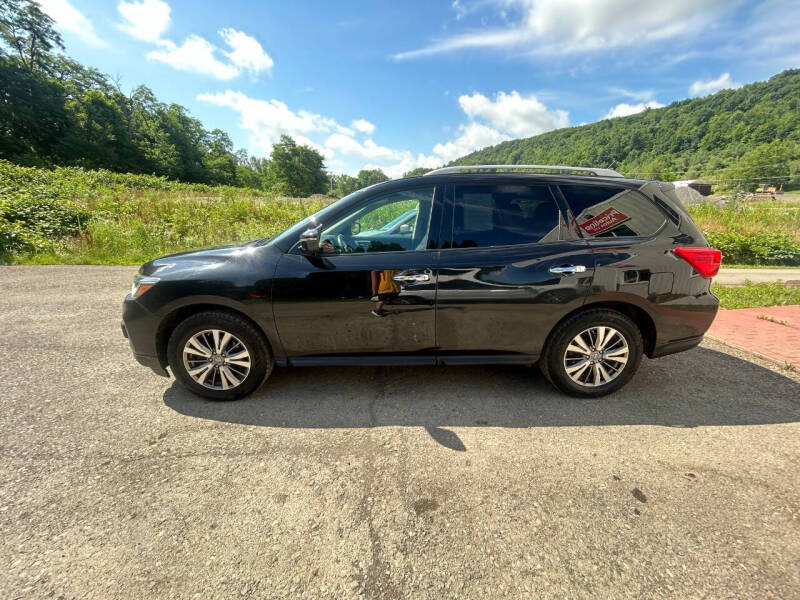 2018 Nissan Pathfinder SV