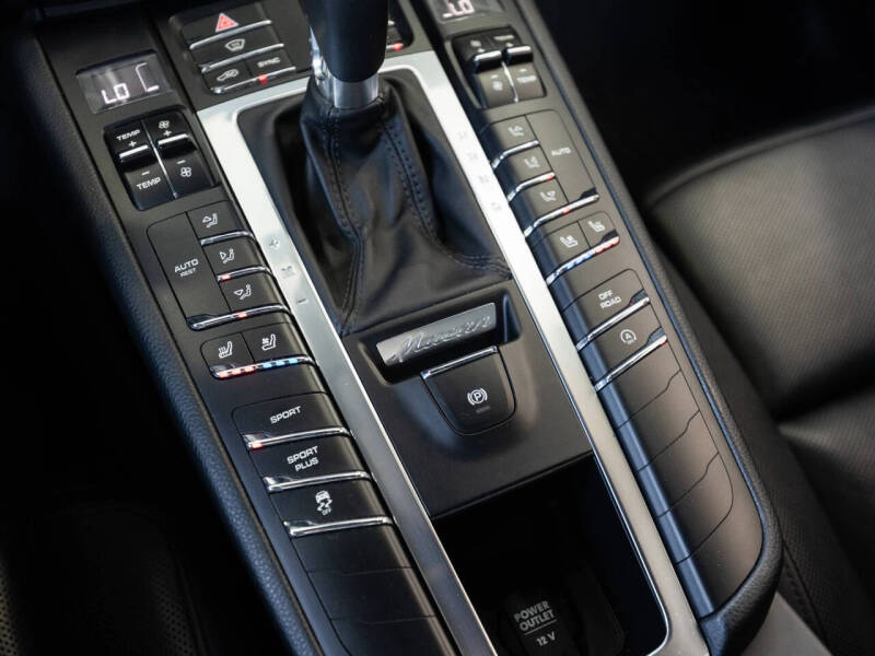 2016 Porsche Macan S