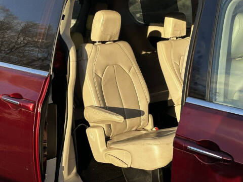 2017 Chrysler Pacifica Touring-L